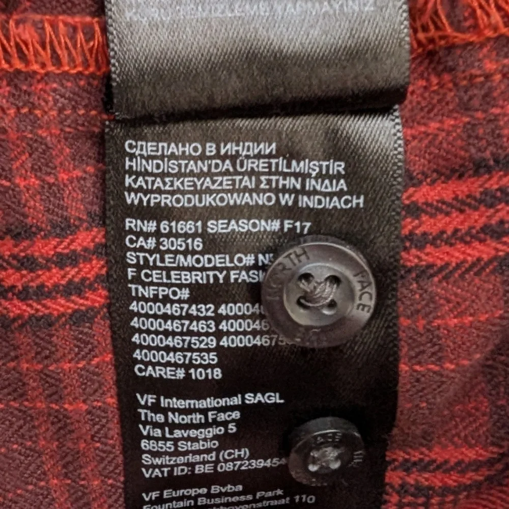 The North Face Women’s Plaid Button-Up Shirt - Size Small - Picture 5 of 6